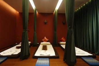 南京雨花台泰式按摩的被动瑜伽：当身体被折叠成诗